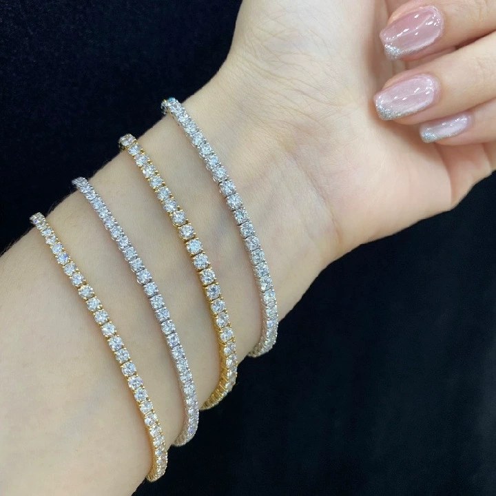 Lab-Grown Diamond Round Bracelet