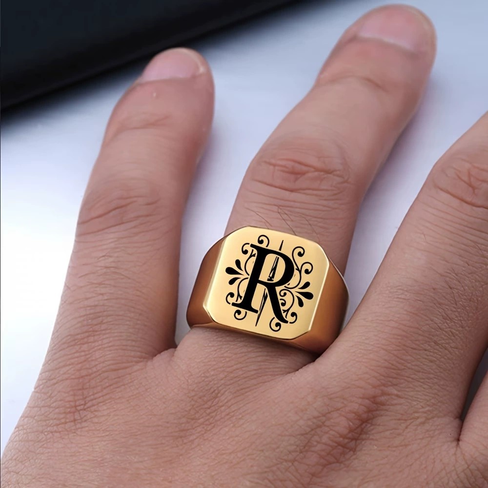 Custom Initial Signet Ring – SASACO Signature Engraved Jewellery