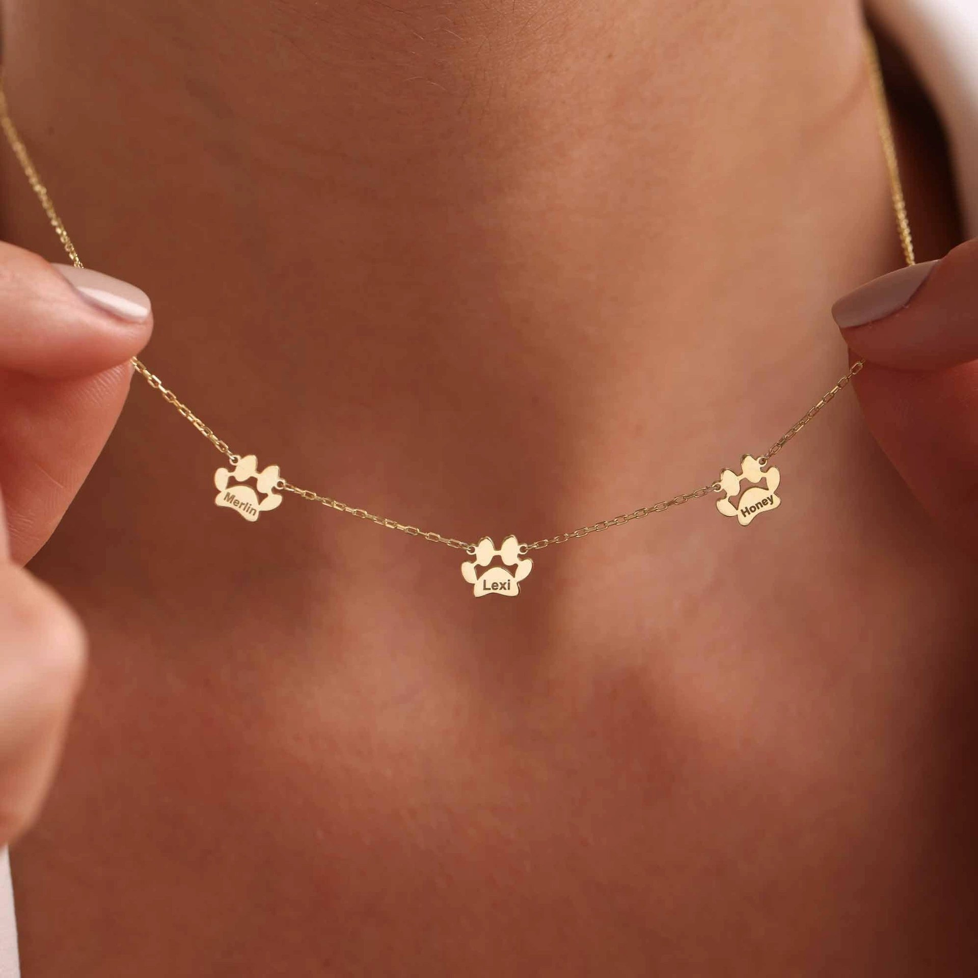 Multi-Paw Personalised Name Necklace – SASACO Signature Engraved Jewellery