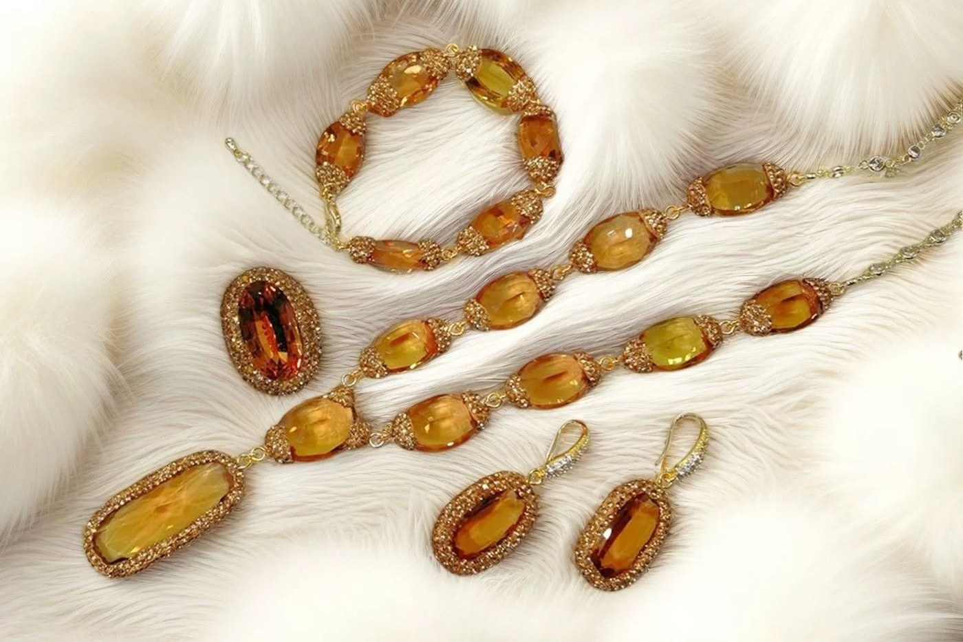Colour-Changing Gemstone Earrings & Bracelet Set