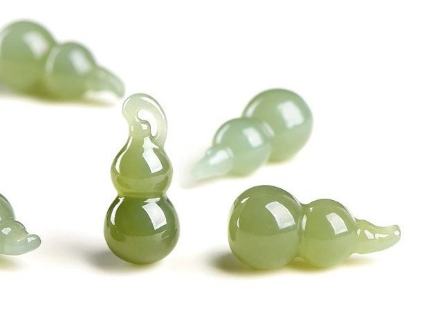 Natural Qingshui Hetian Jade Gourd Pendant