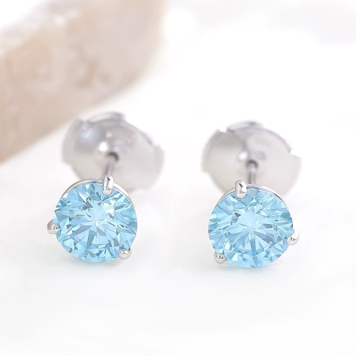 Maris 0.5–1ct Blue Lab-Grown Diamond Stud Earrings