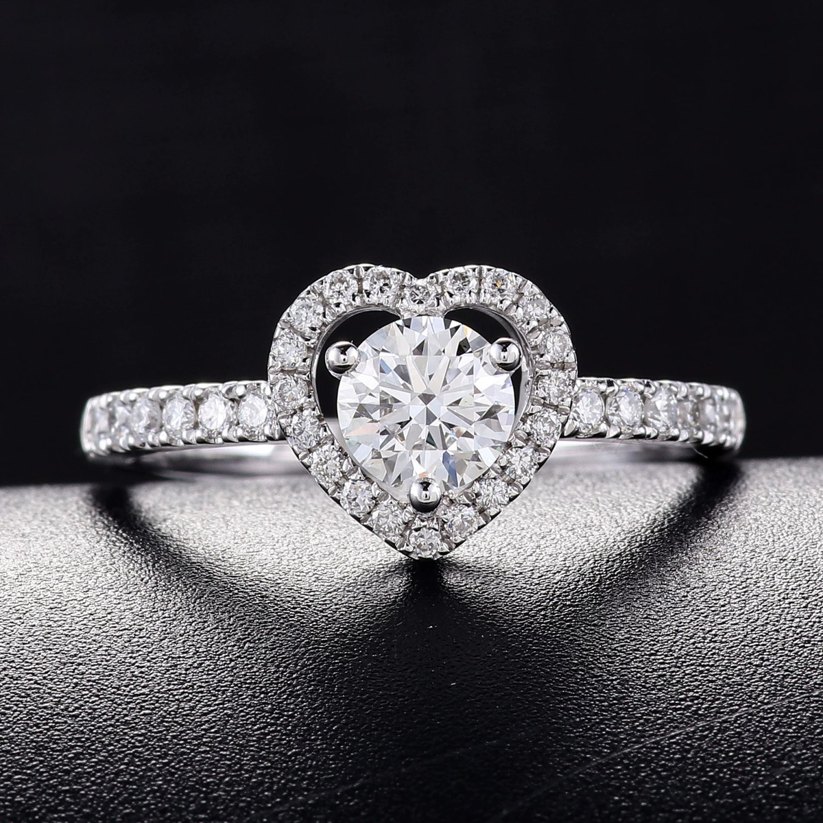 Oria 0.51ct Heart-Cut Lab-Grown Diamond Ring