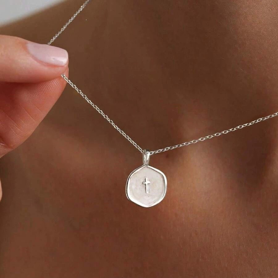 Minimal Irregular Geometric Necklace