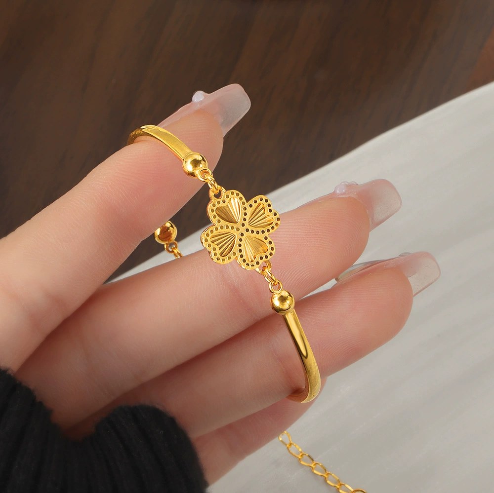 Four-Leaf Clover Heart Bracelet