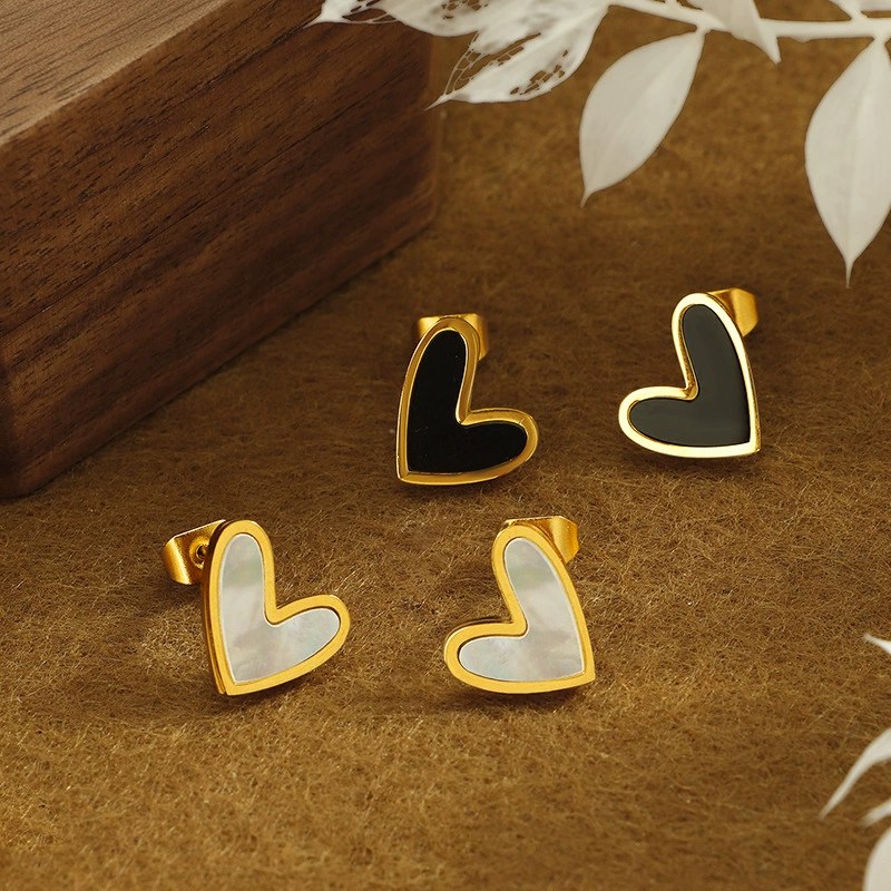 Shell Heart Stud Earrings