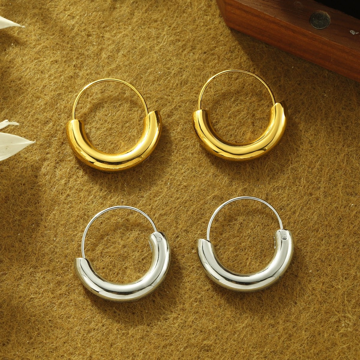 U-Shape Hoop Earrings