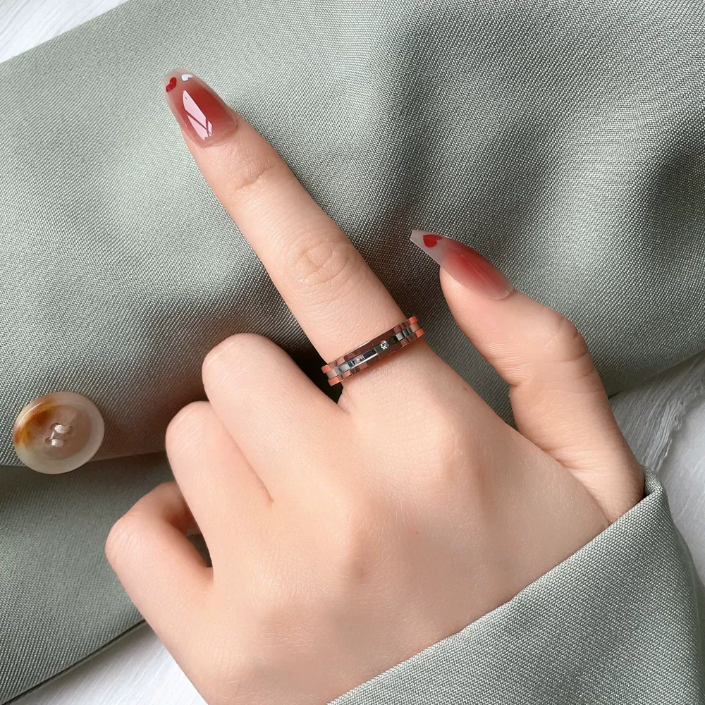 Lightning Solitaire Ring